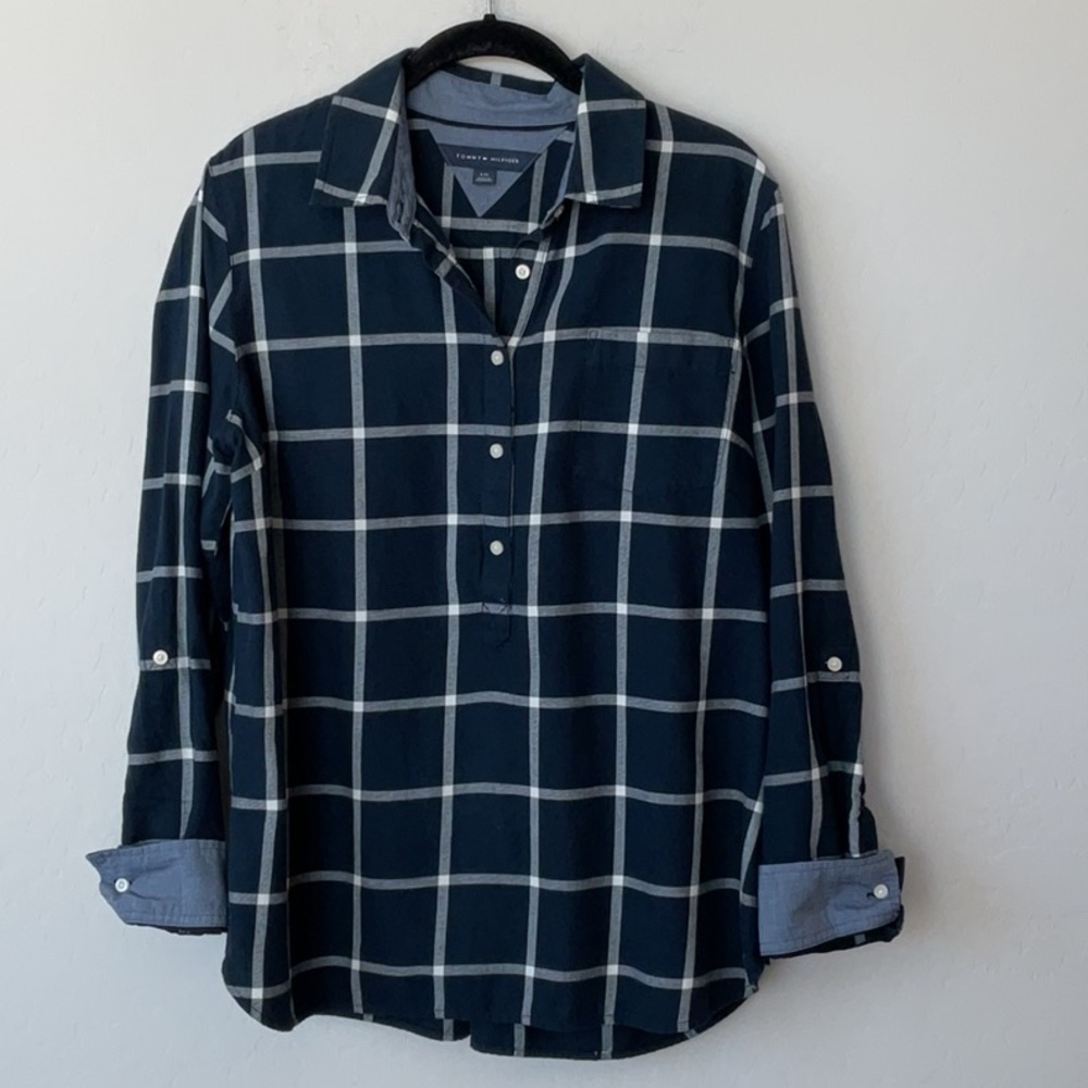 🌻 2/$8 Tommy Hilfiger Popover Top
